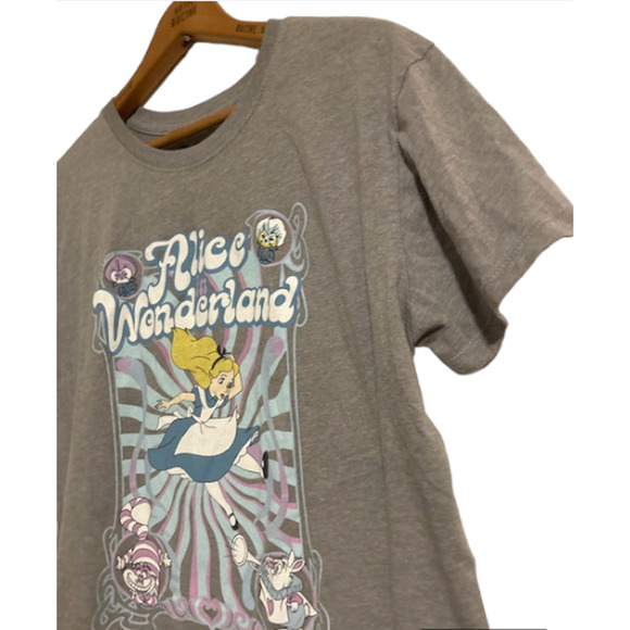 ALICE In WonderLand Gray T- Shirt - Disney Tee - Size L - Picture 4 of 6